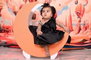 Baby photography pose