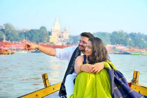 Couple photoshoot in Varanasi pose